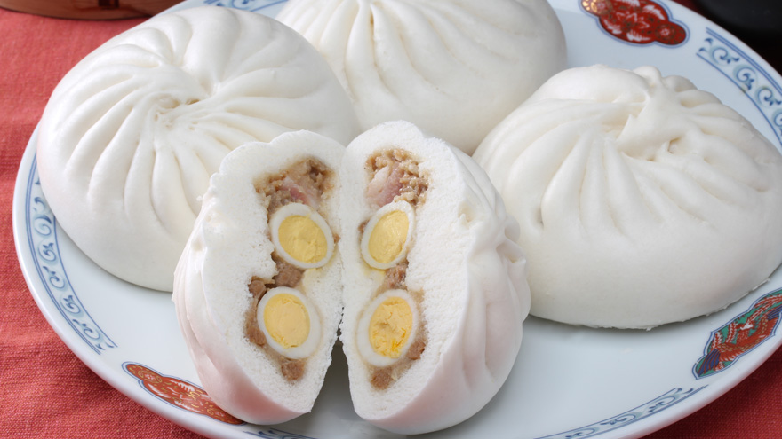 Chinese Steam Bun with Quail Egg